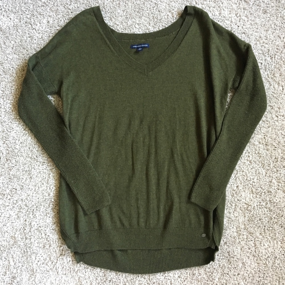 American Eagle Flowy Sweater